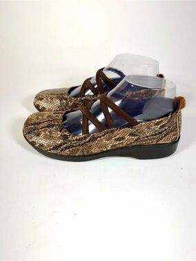 A'rcopedico Comfort Ballet Flat Shoes Tan Brown Snake Women's Sz 37 6-6.5 slipon
